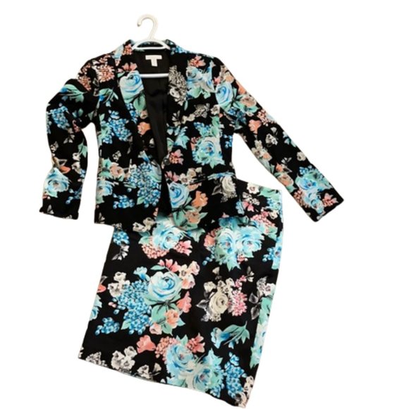 VINTAGE Blue Black Floral Skirt Suit Size Small - Picture 1 of 5